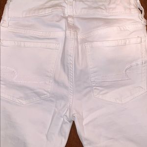 White American Eagle Skinny Jeans